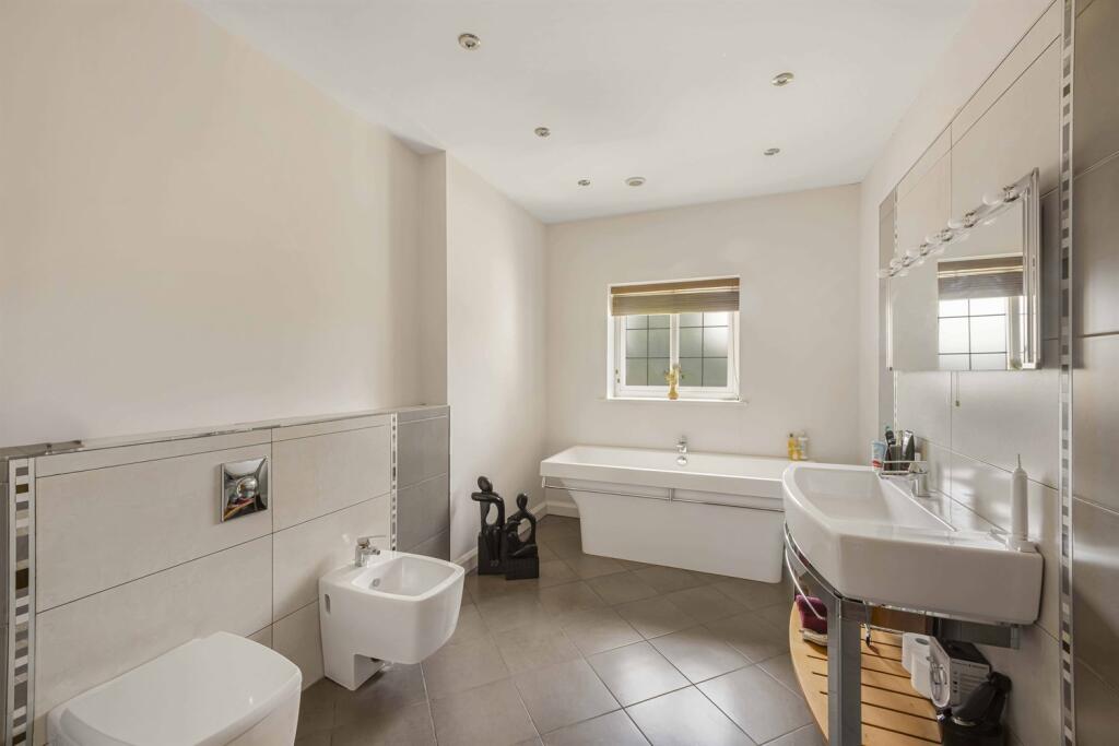 6 bedroom detached house for sale in Bow Green Road, Bowdon, Altrincham, WA14